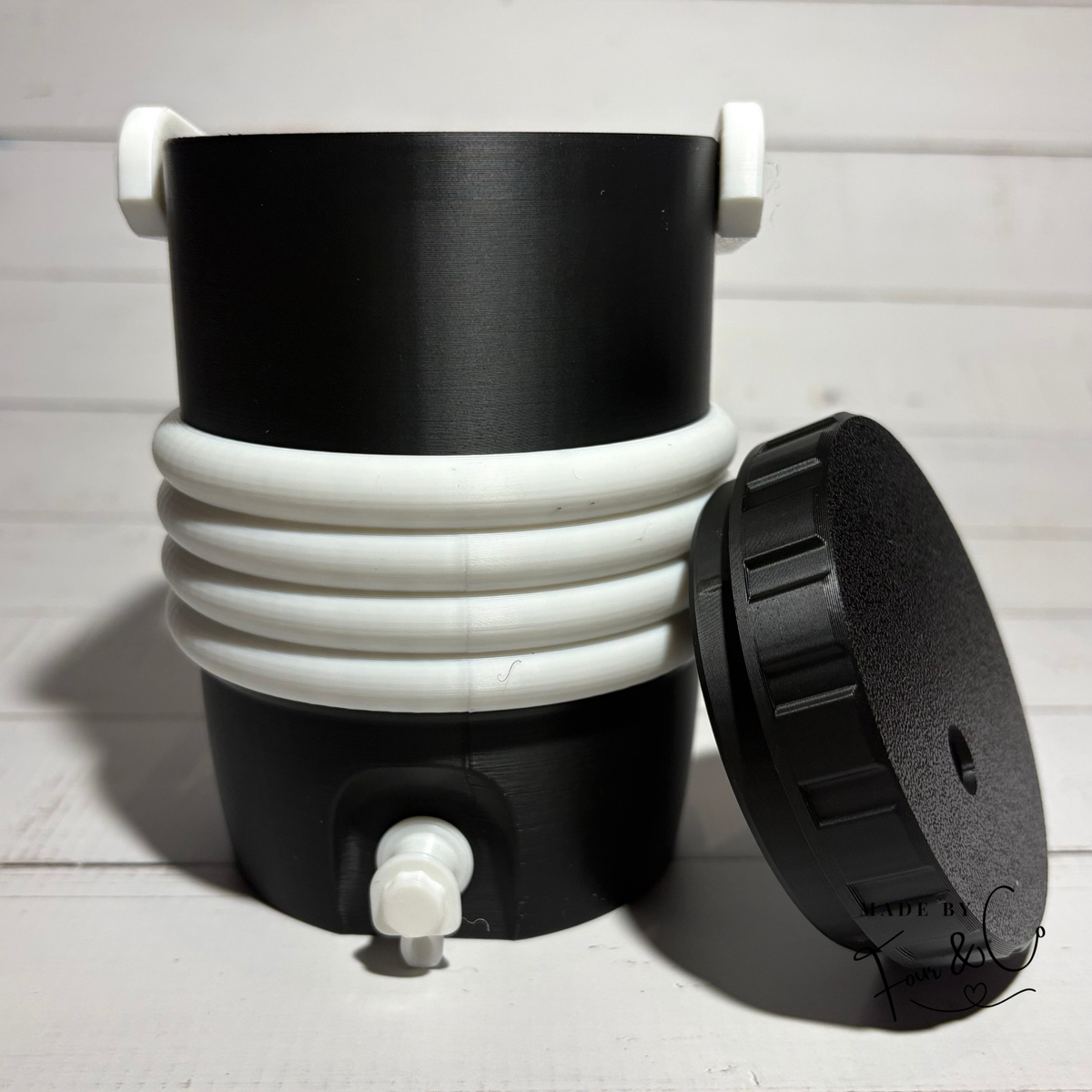 Can Cooler Holder with Straw